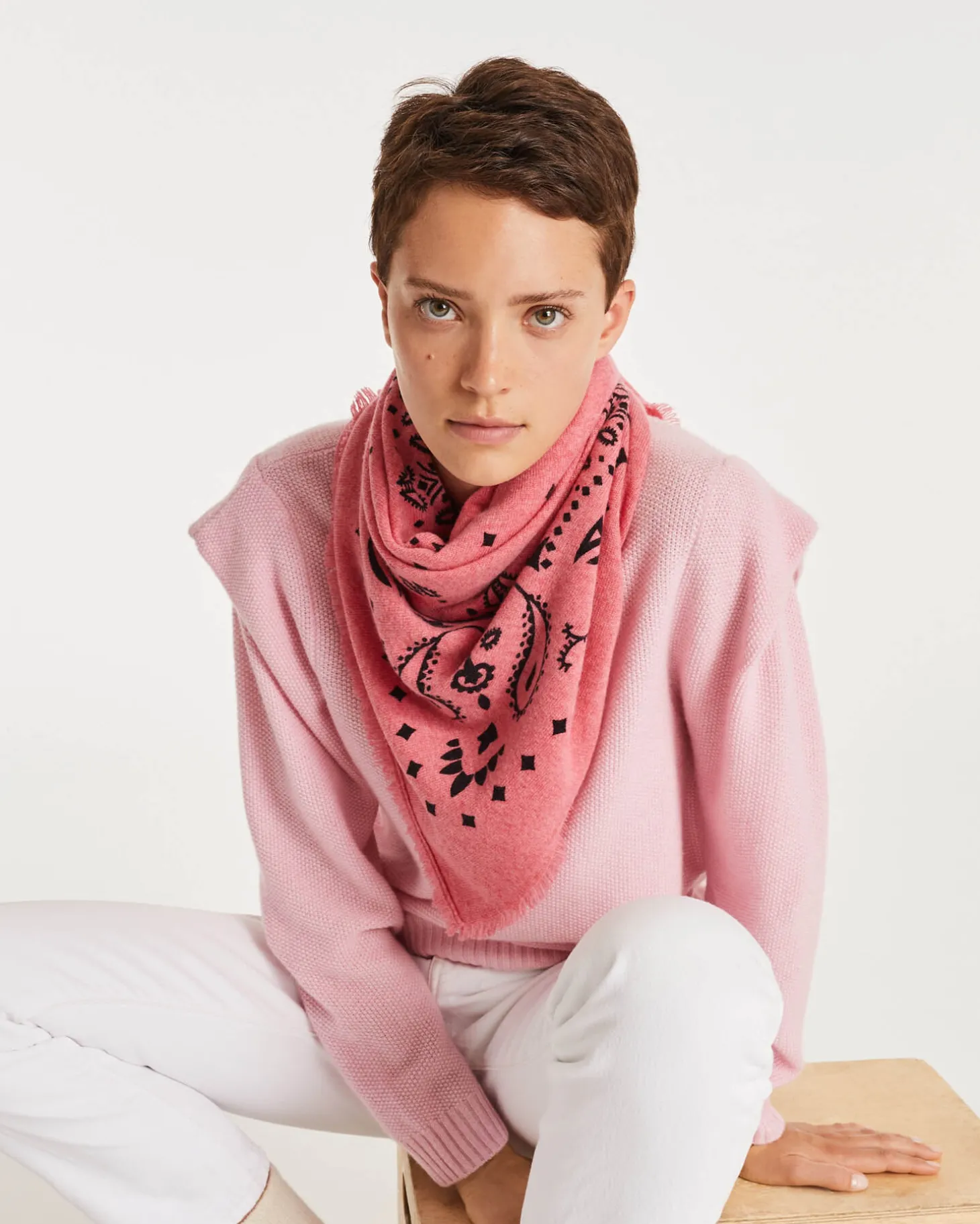 Pull Cachemire Avec Epaulette Col Rond