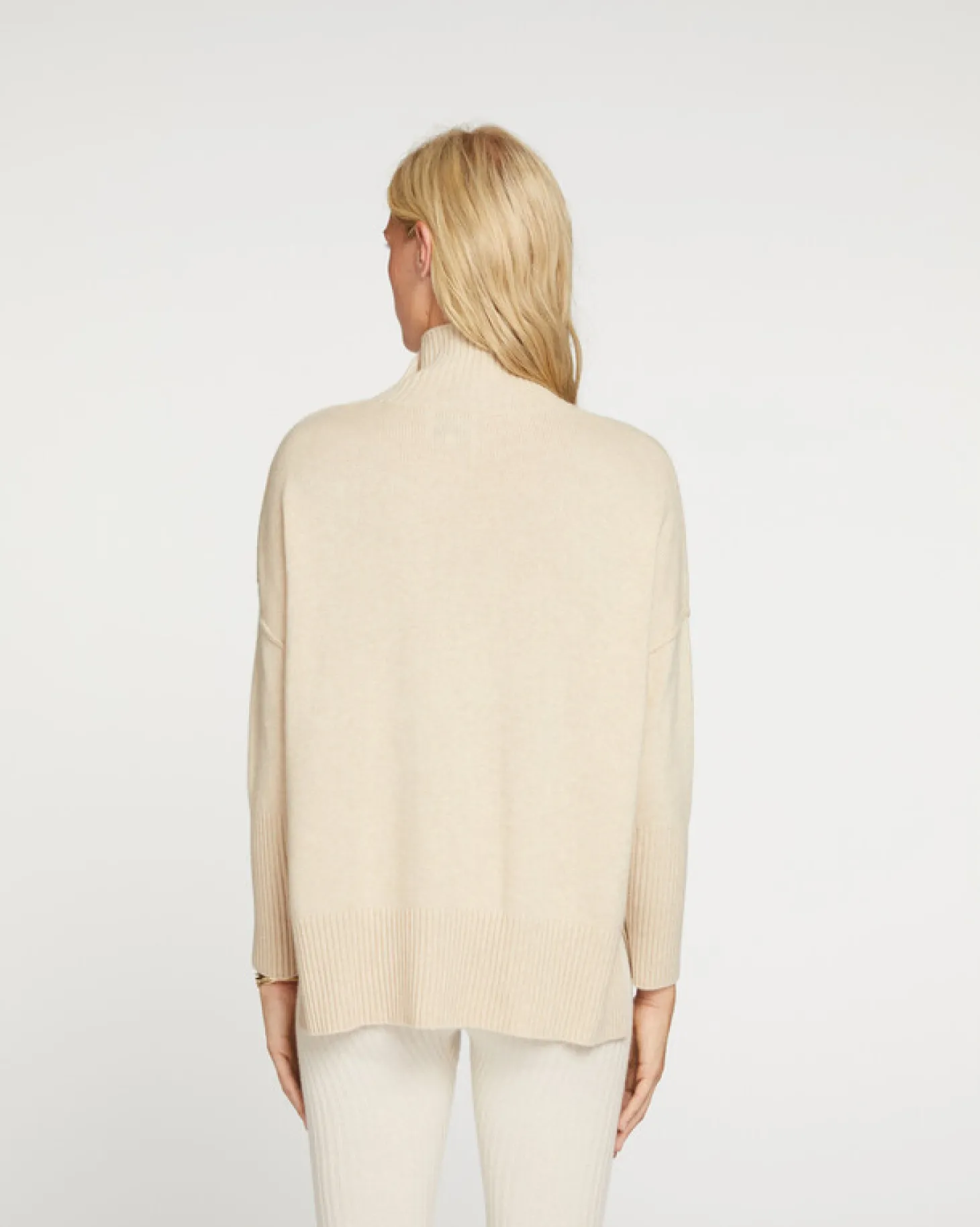 Pull Cachemire Col Roule Boutons Dores